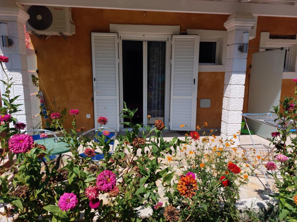 Iris Apartment Near Corfu Town Kontokali Exterior foto